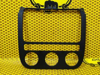 Рамка магнитолы Volkswagen Jetta 2006