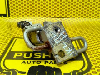 Петля двери передняя нижняя левая Volkswagen Jetta 2006 Б/У Петля двери передняя нижняя левая Volkswagen Jetta 2006