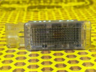 Плафон салонный передний правый Skoda Octavia 2014