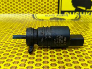 Насос омывателя Volkswagen Passat 2006