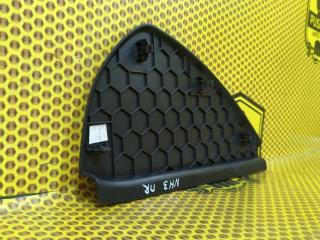 Накладка торпедо торцевая правая Rapid 2017 NH3 CWVB