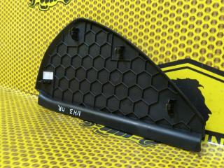 Накладка торпедо торцевая правая Rapid 2017 NH3 CWVB