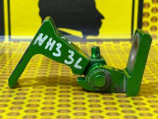 Петля двери задняя нижняя левая Skoda Rapid 2017