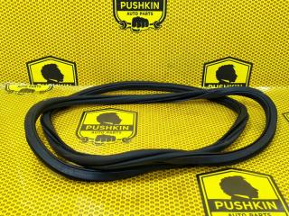 Уплотнитель на проем передний правый Skoda Rapid 2017