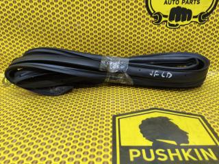 Уплотнитель на дверь передний левый Kia Optima 2018