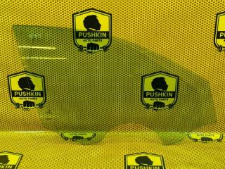 Стекло двери переднее правое Skoda Rapid 2017