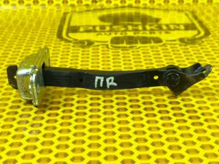 Ограничитель двери передний правый KIA Rio 2017