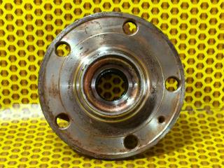 Ступица передняя левая Skoda Octavia 2013