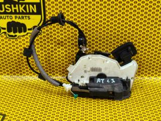 Замок двери задний левый Skoda Octavia 2013