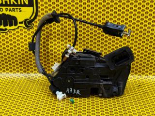 Замок двери задний правый Skoda Octavia 2013