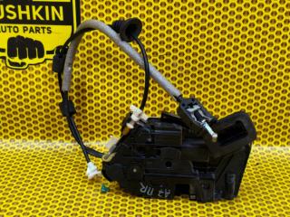 Замок двери передний правый Skoda Octavia 2013