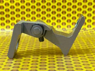 Петля двери задняя верхняя левая Volkswagen Polo 2020