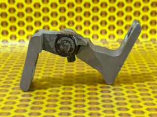 Петля двери передняя нижняя левая Volkswagen Polo 2020 Б/У Петля двери передняя нижняя левая Volkswagen Polo 2020