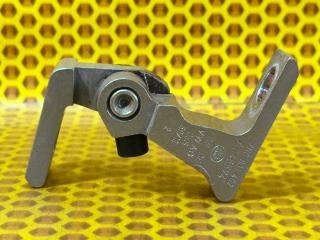 Петля двери передняя нижняя правая Volkswagen Polo 2020 Б/У Петля двери передняя нижняя правая Volkswagen Polo 2020