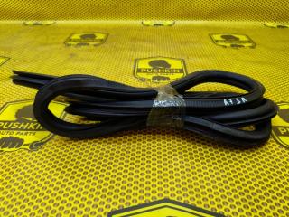 Уплотнитель на проем задний правый Skoda Octavia 2014