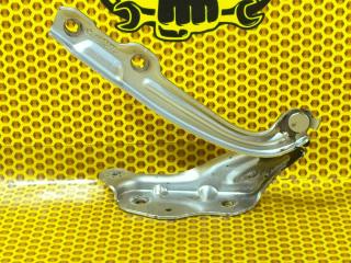 Петля капота передняя правая Skoda Octavia 2014