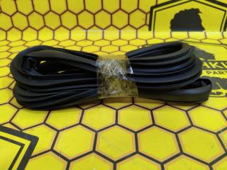 Уплотнитель на проем задний правый Nissan Juke 2012