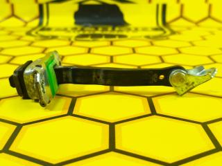 Ограничитель двери передний правый Kia Rio 2021