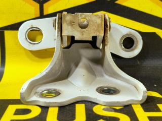 Петля двери передняя нижняя передняя левая Kia Rio 2021