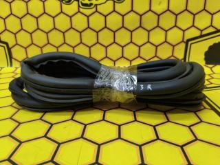 Уплотнитель на проем задний правый Skoda Rapid 2019