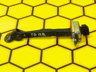 Ограничитель двери передний правый Kia Cerato 2010