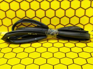 Уплотнитель на дверь передний левый Kia Cerato 2010