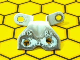 Петля двери передняя нижняя передняя правая KIA Rio 2015