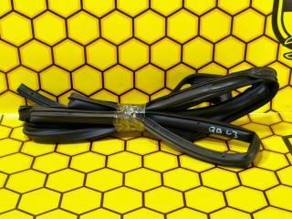 Уплотнитель на дверь задний левый KIA Rio 2015