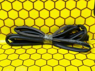 Уплотнитель на дверь передний левый KIA Rio 2015