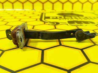 Ограничитель двери передний левый KIA Rio 2015