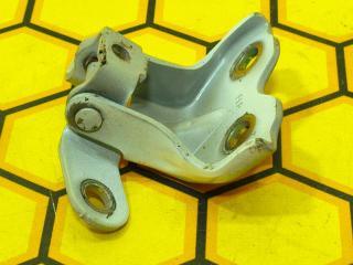 Петля двери передняя нижняя передняя правая Kia Rio 2021