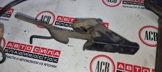 Механизм подъема кабины HINO DUTRO XZU306 3 ракурс