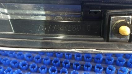 Планка на капот TOYOTA NOAH ZRR80 5 ракурс