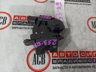 Запчасть замок 5-й двери TOYOTA AVENSIS