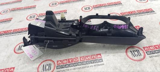 Консоль кпп LEXUS CT200H ZWA10 4 ракурс Консоль кпп LEXUS CT200H ZWA10 4 ракурс
