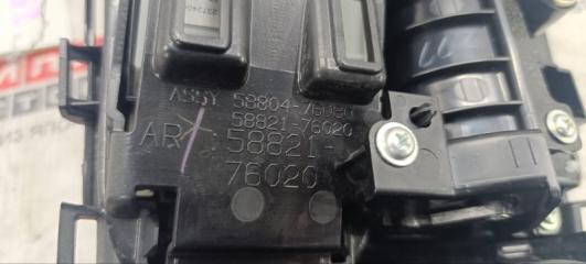 Консоль кпп LEXUS CT200H ZWA10 5 ракурс Консоль кпп LEXUS CT200H ZWA10 5 ракурс