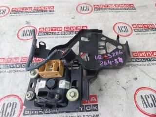 Радар-детектор TOYOTA CROWN MAJESTA URS206 882B0-30010 2 ракурс