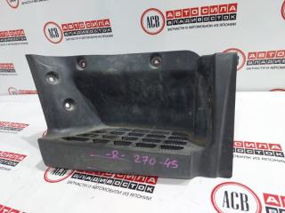 Подножка правая MITSUBISHI FUSO контрактная Подножка правая MITSUBISHI FUSO