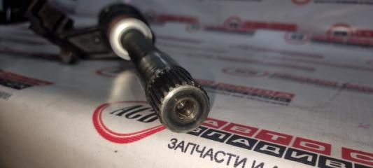 Привод правый передний TOYOTA HARRIER ZSU65 3 ракурс