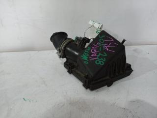 Корпус воздушного фильтра TOYOTA YARIS MXPH10 22204-24010 1 ракурс Корпус воздушного фильтра TOYOTA YARIS MXPH10 22204-24010 1 ракурс