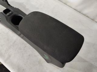 Бардачок между сиденьями TOYOTA COROLLA ZWE214 2 ракурс Бардачок между сиденьями TOYOTA COROLLA ZWE214 2 ракурс