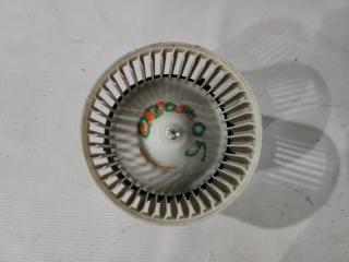 Мотор печки передний NISSAN SERENA контрактная Мотор печки передний NISSAN SERENA