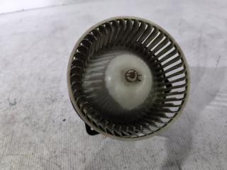 Мотор печки MITSUBISHI EMERAUDE E64A 1 ракурс Мотор печки MITSUBISHI EMERAUDE E64A 1 ракурс