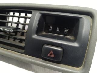Часы TOYOTA CRESTA GX100 3 ракурс Часы TOYOTA CRESTA GX100 3 ракурс