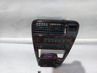 Консоль магнитофона TOYOTA MARK II LX90 5 ракурс