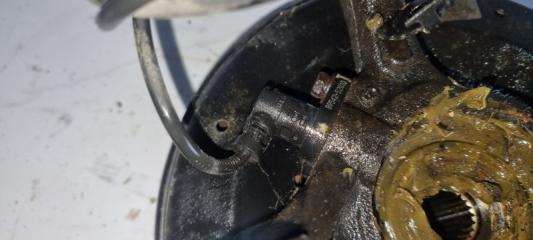 Ступица правая передняя TOYOTA VITZ SCP10 5 ракурс