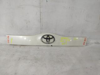 Запчасть накладка 5-й двери TOYOTA PRIUS