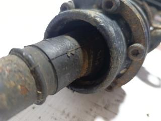 Карданный вал TOYOTA HARRIER ACU15 2AZ-FE 5 ракурс Карданный вал TOYOTA HARRIER ACU15 2AZ-FE 5 ракурс