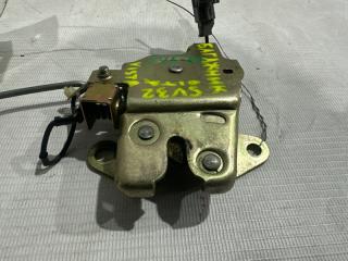 Замок багажника TOYOTA VISTA SV32 2 ракурс