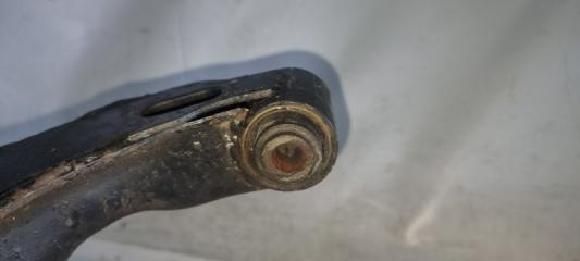 Рычаг правый передний NISSAN VANETTE VUJNC22 4 ракурс